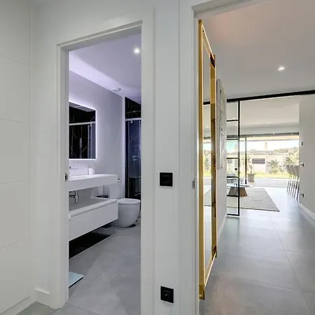 Ground Floor 2 Bedroom At Hills Apartmán *