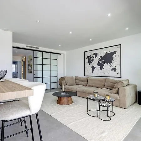 Ground Floor 2 Bedroom At Hills Апартаменти *