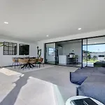 Ground Floor 2 Bedroom At Hills Apartamento